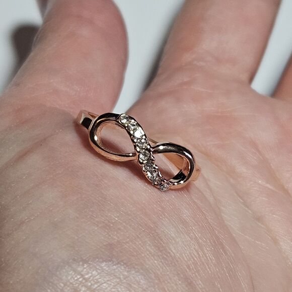 Rose Gold Tone Clear Rhinestone Infinity Ring Size 8 - Picture 1 of 11